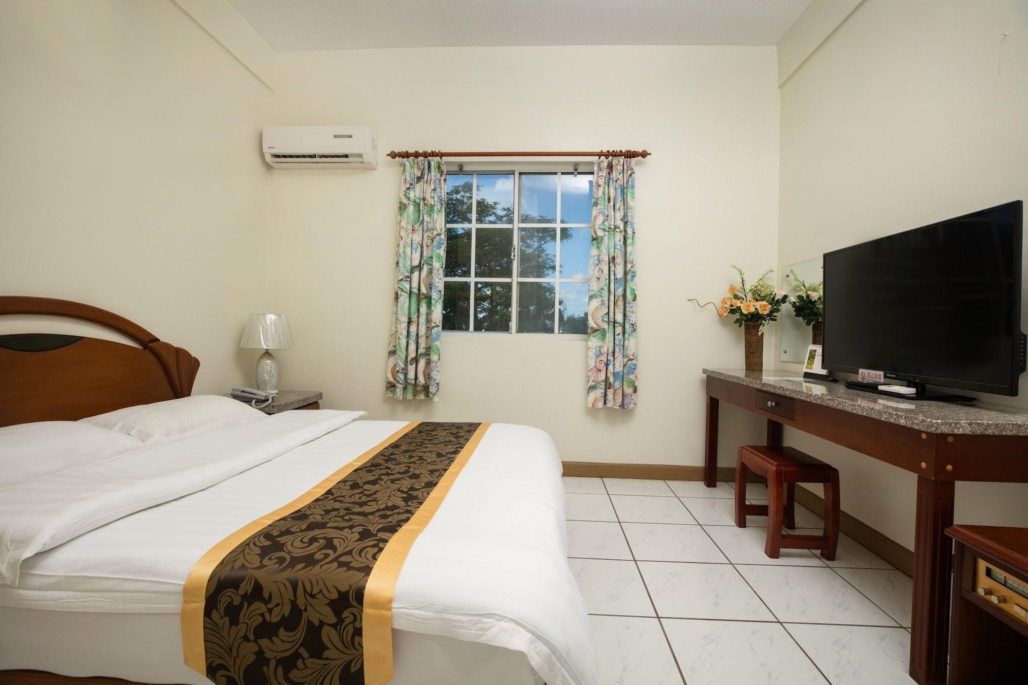 Capital Hotel Garapan Exterior photo