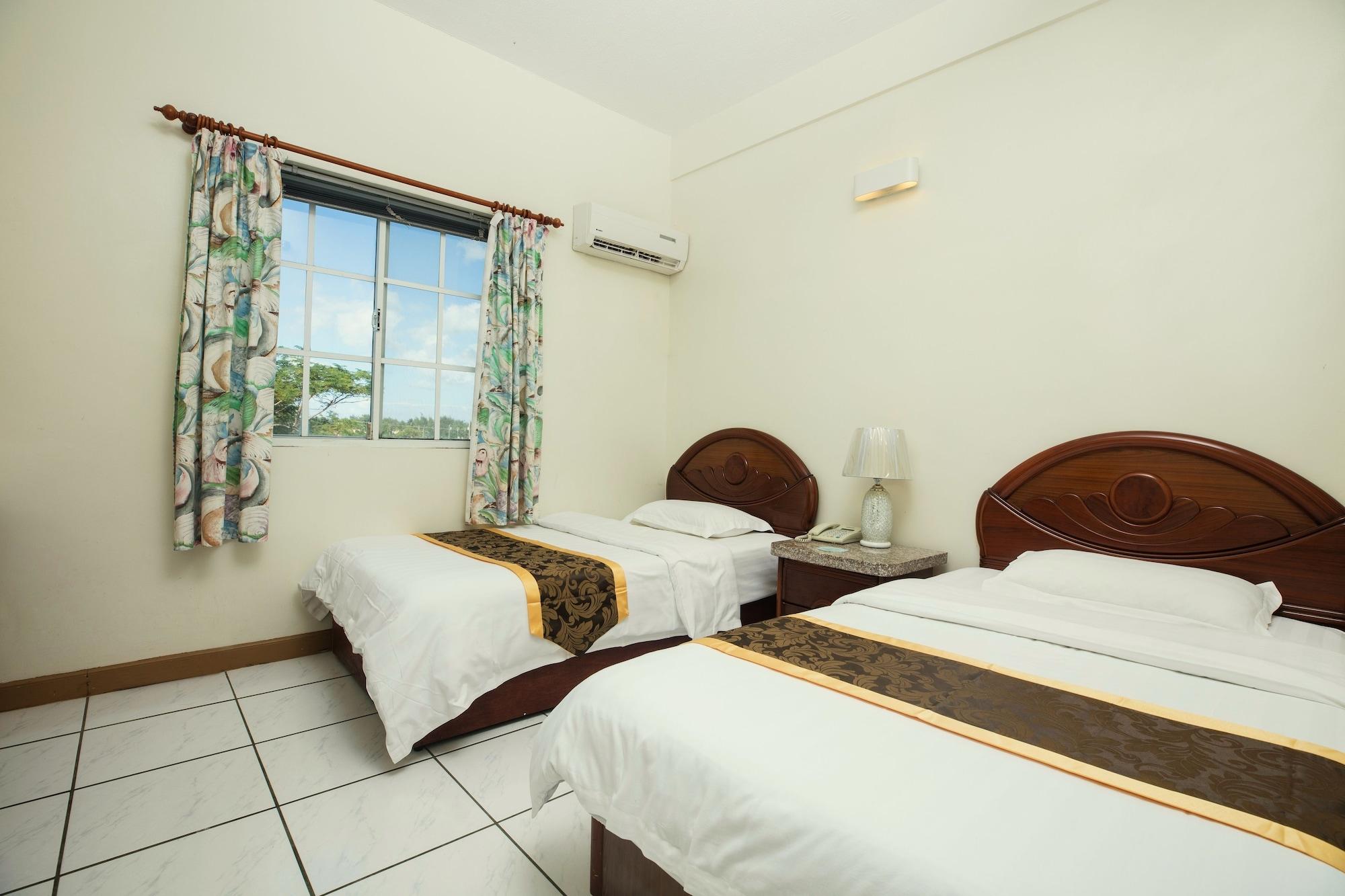 Capital Hotel Garapan Exterior photo