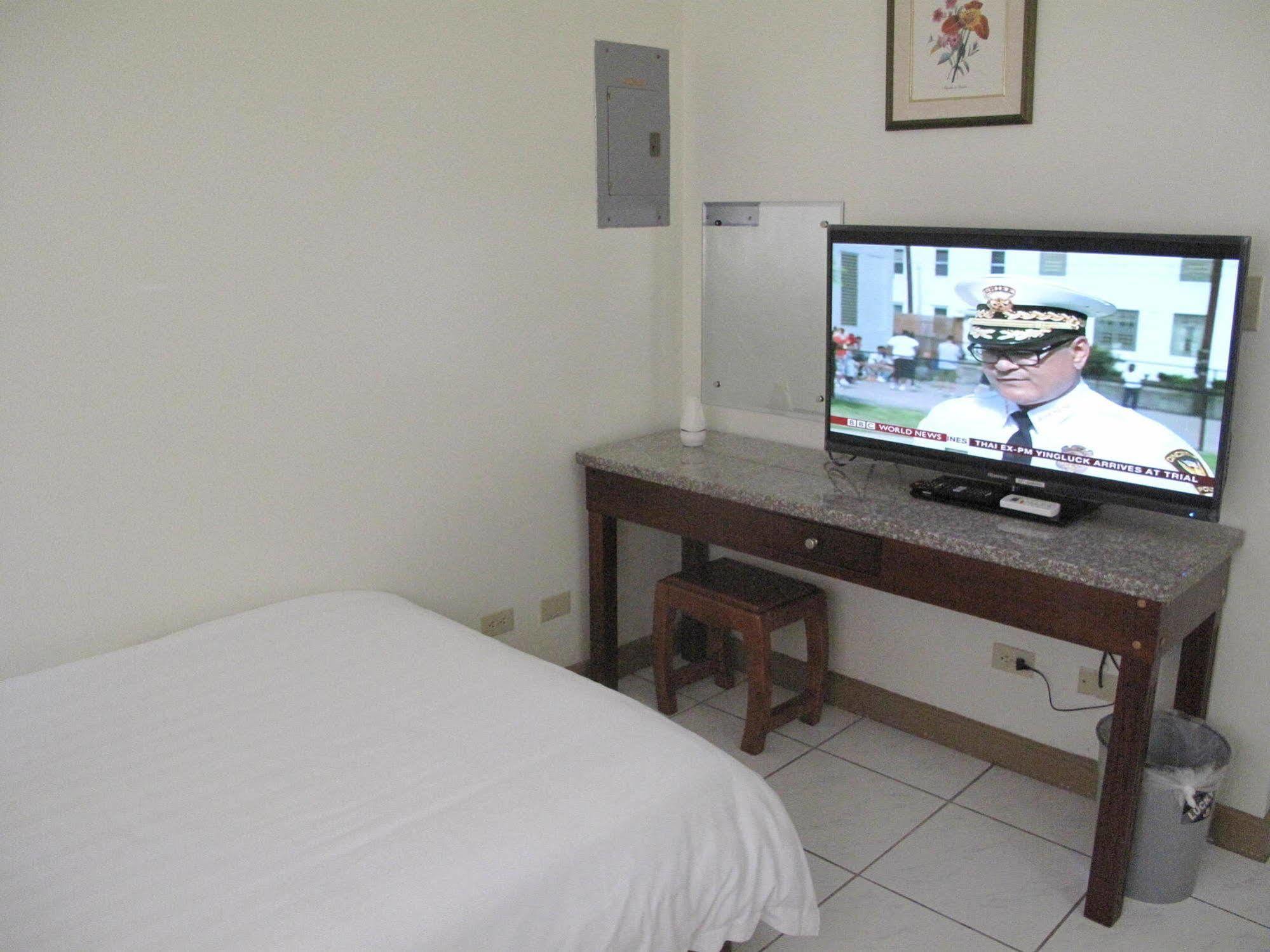 Capital Hotel Garapan Exterior photo