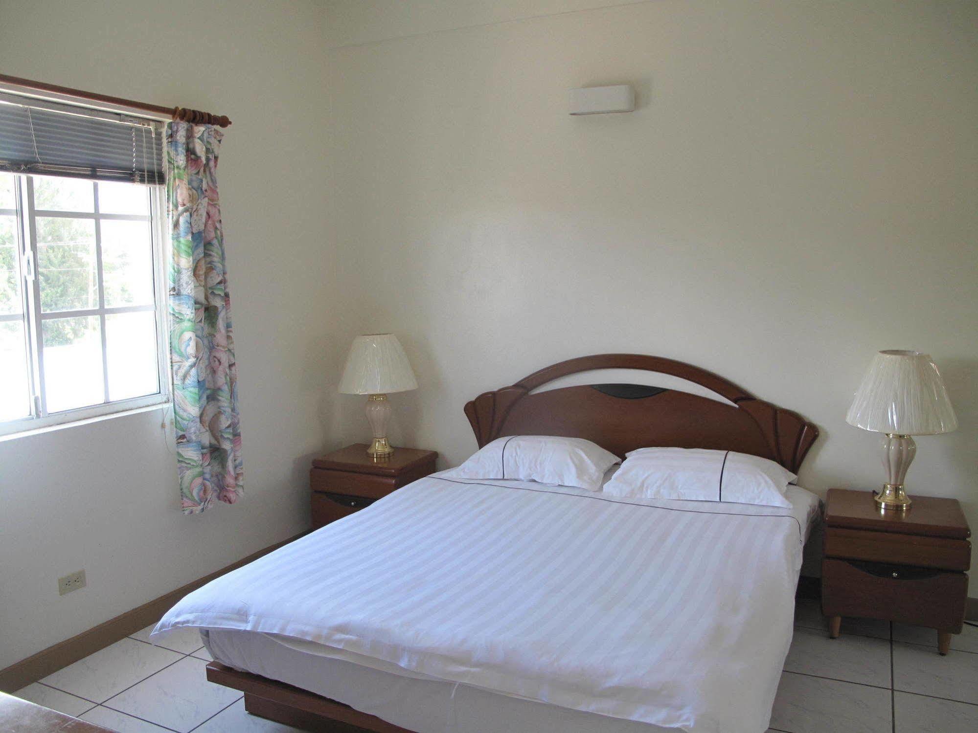 Capital Hotel Garapan Exterior photo